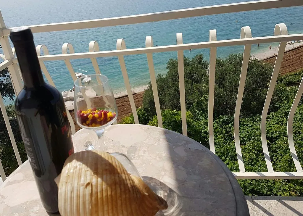 Apartments Marta Trogir 0*,